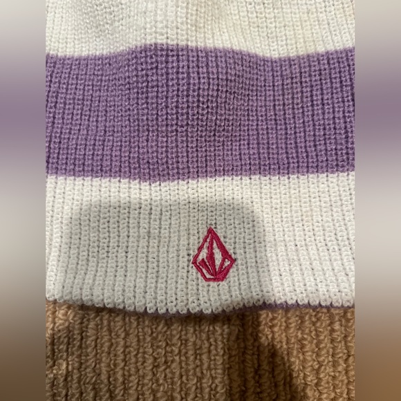 Volcom Reversible Purple Beanie - Picture 2 of 3
